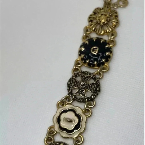 ST. JOHN Women’s Vintage Enamel Gold Tone Metal Bracelet Black White - Picture 9 of 10